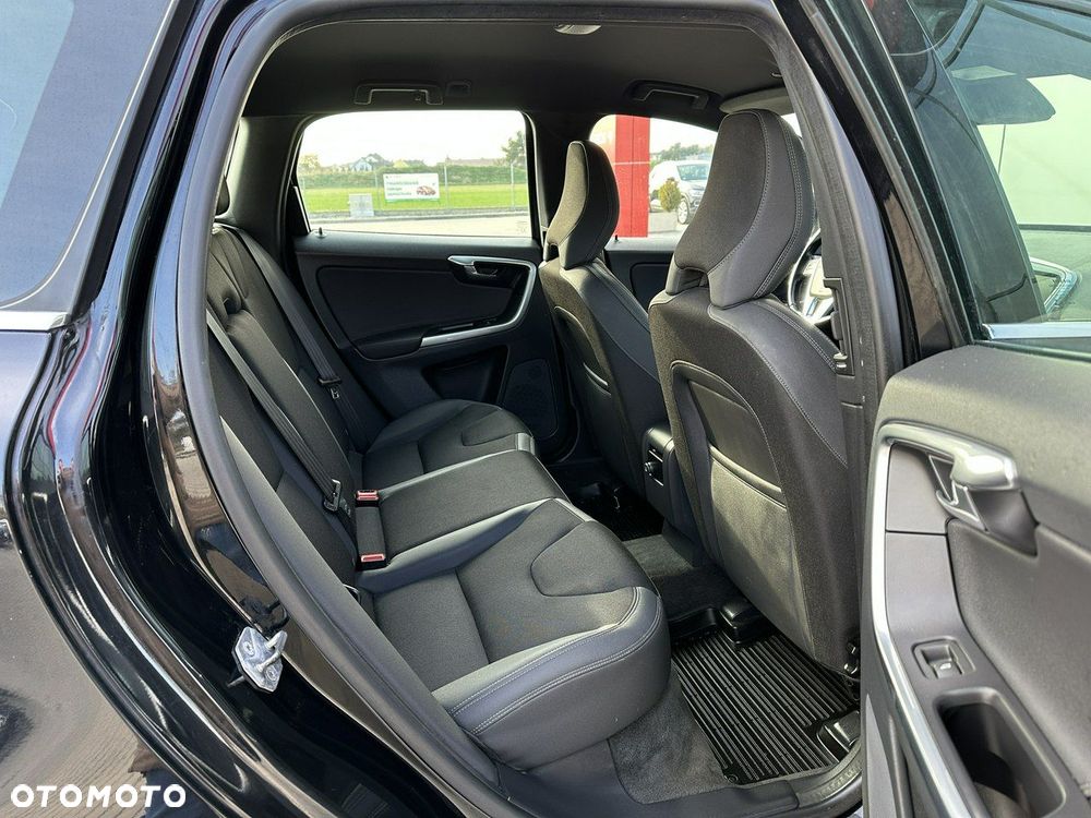 Volvo XC 60 D4 Momentum - 14