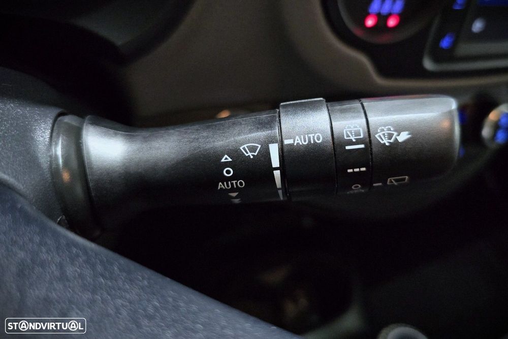 Toyota Yaris 1.5 HSD Comfort - 19