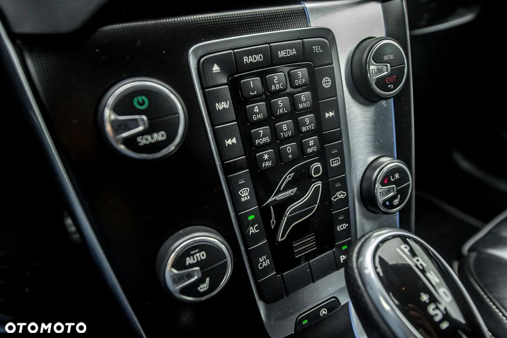 Volvo V40 D4 Drive-E R-Design Momentum - 33
