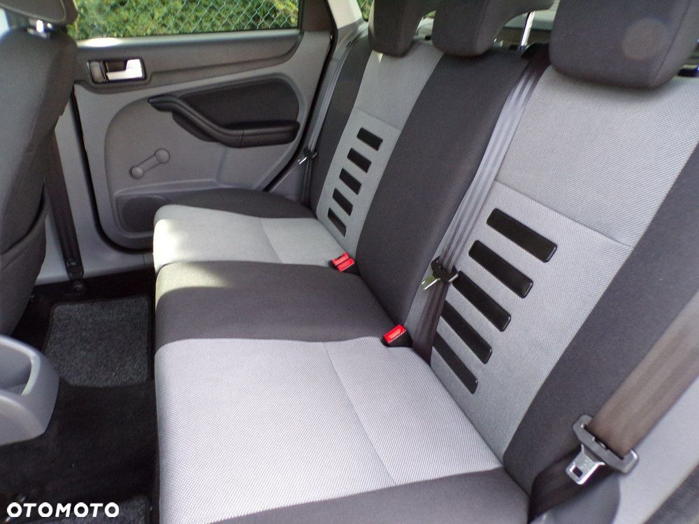 Ford Focus - 21