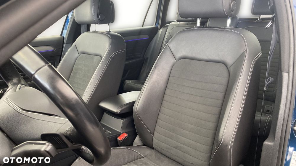 Volkswagen Passat - 11