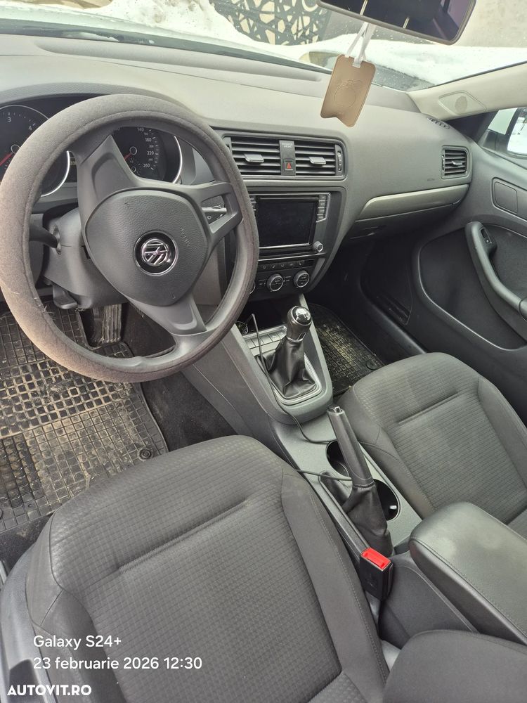 Volkswagen Jetta 2.0 TDI Comfortline - 13