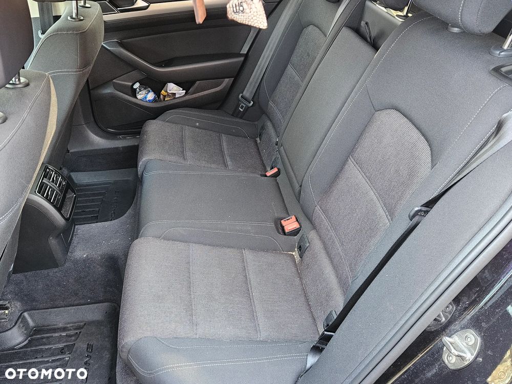 Volkswagen Passat 1.6 TDI BMT Comfortline - 10