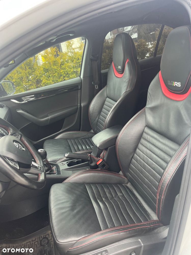 Skoda Octavia 2.0 TSI RS - 12