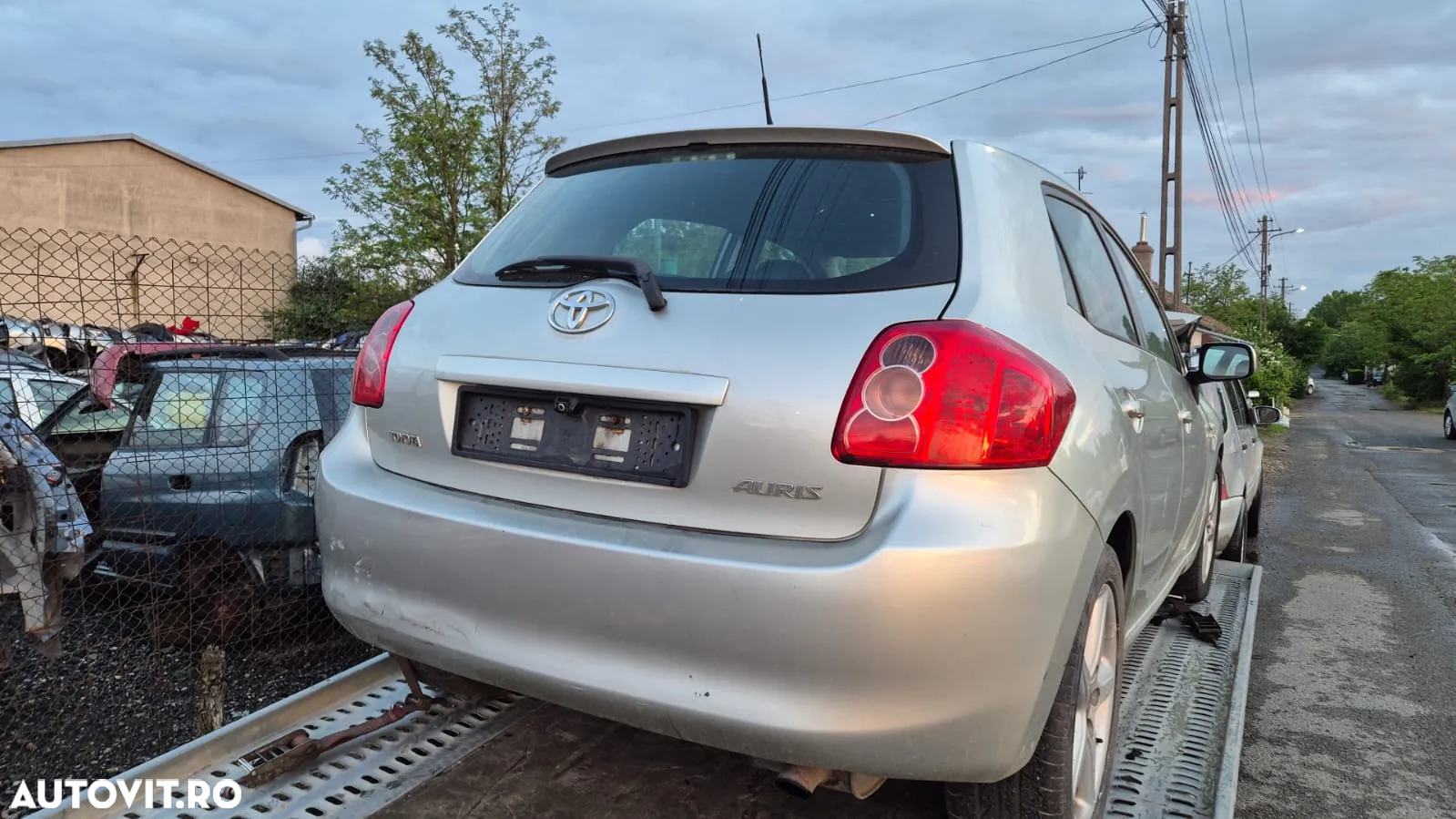 Motor Toyota Auris 2.2 177 cp injectoare cutie viteze - 2