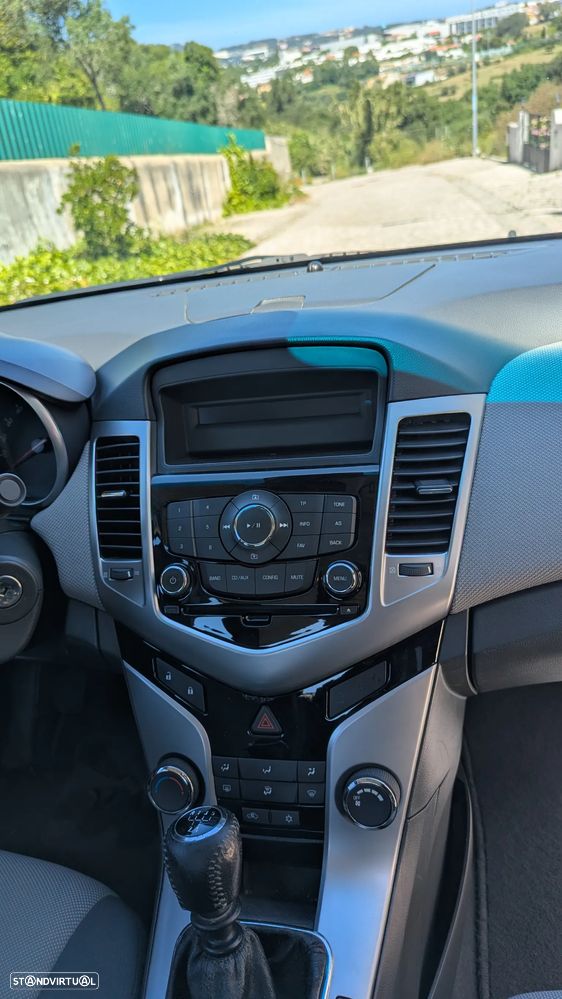 Chevrolet Cruze 1.6 LS - 38