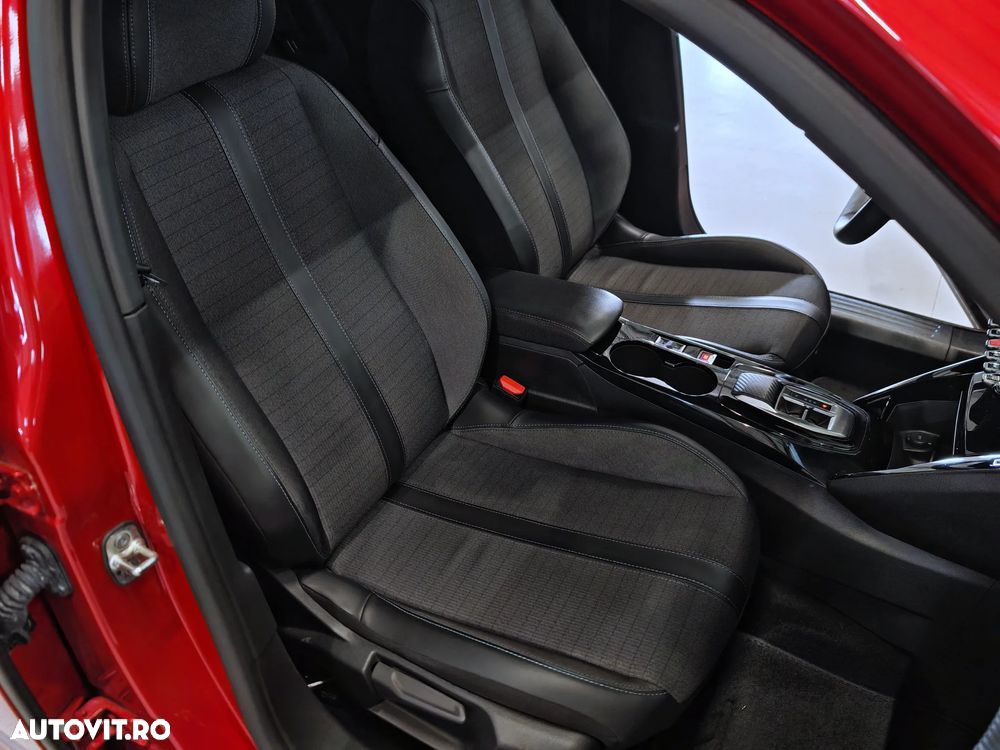 Peugeot 2008 PureTech 130 EAT8 Allure - 6