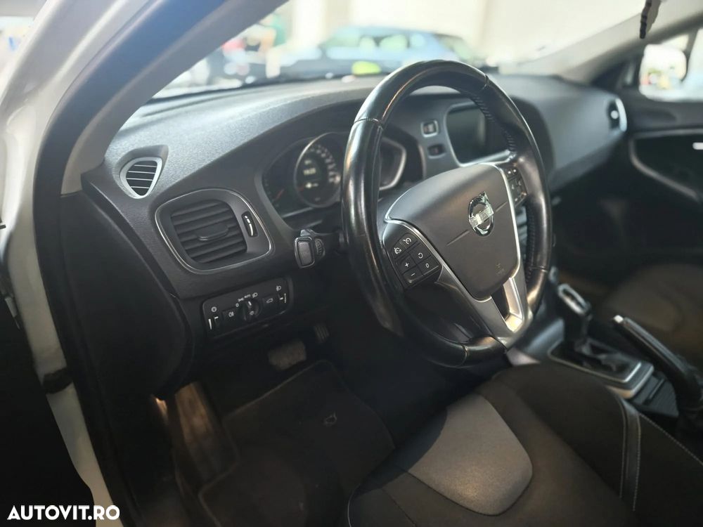 Volvo V40 D2 Aut. Momentum - 16