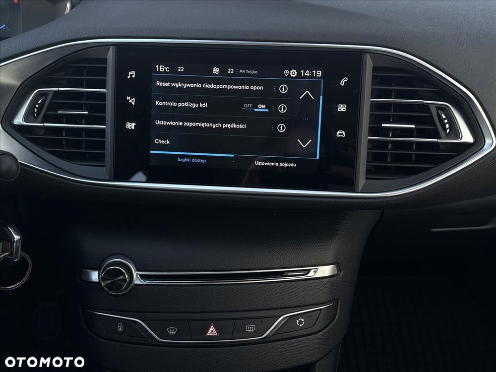 Peugeot 308 1.2 PureTech Allure S&S - 17