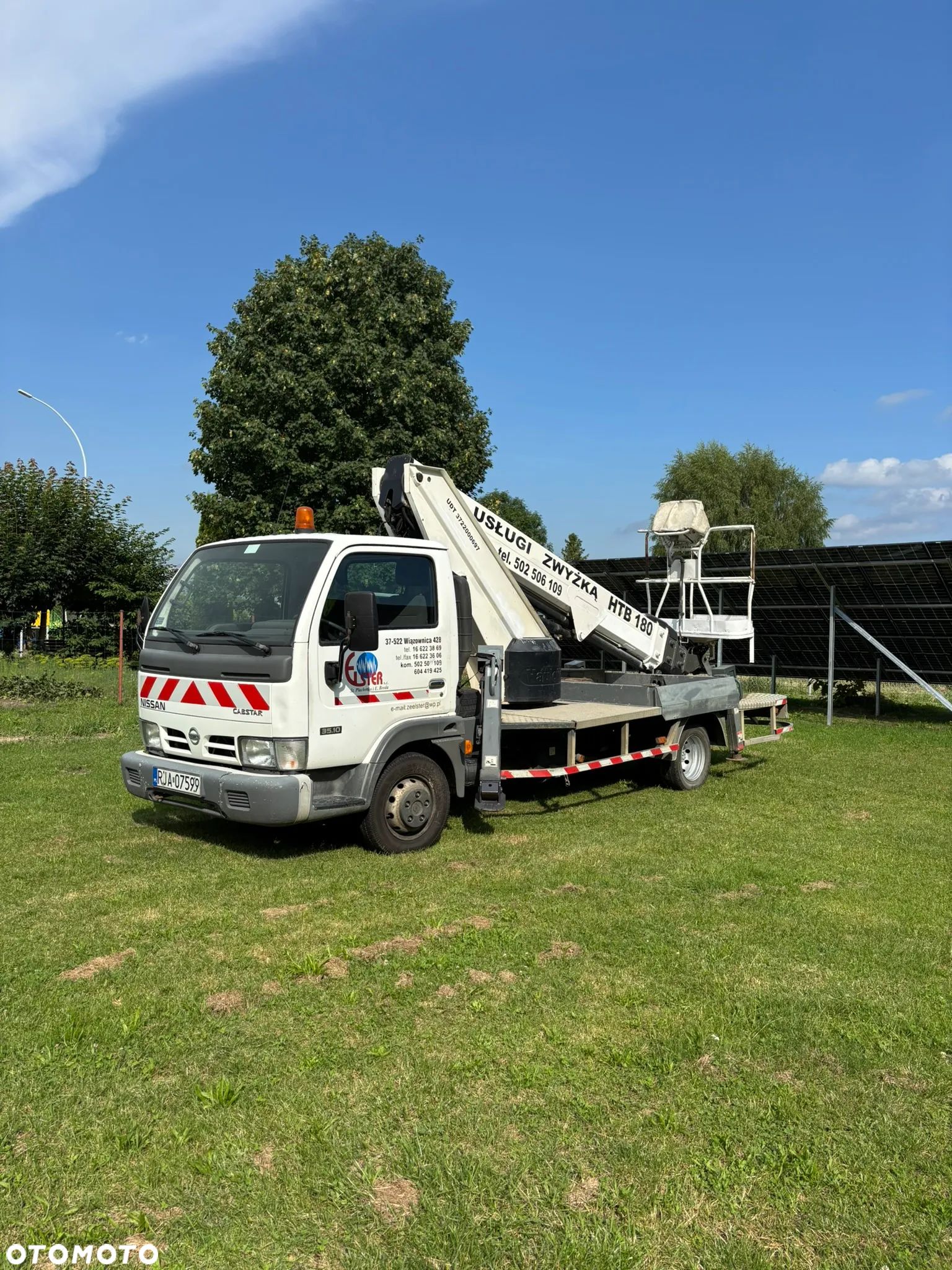 Nissan CABSTAR - 1