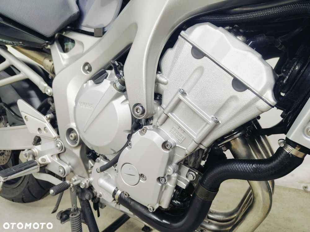 Yamaha FZS - 9