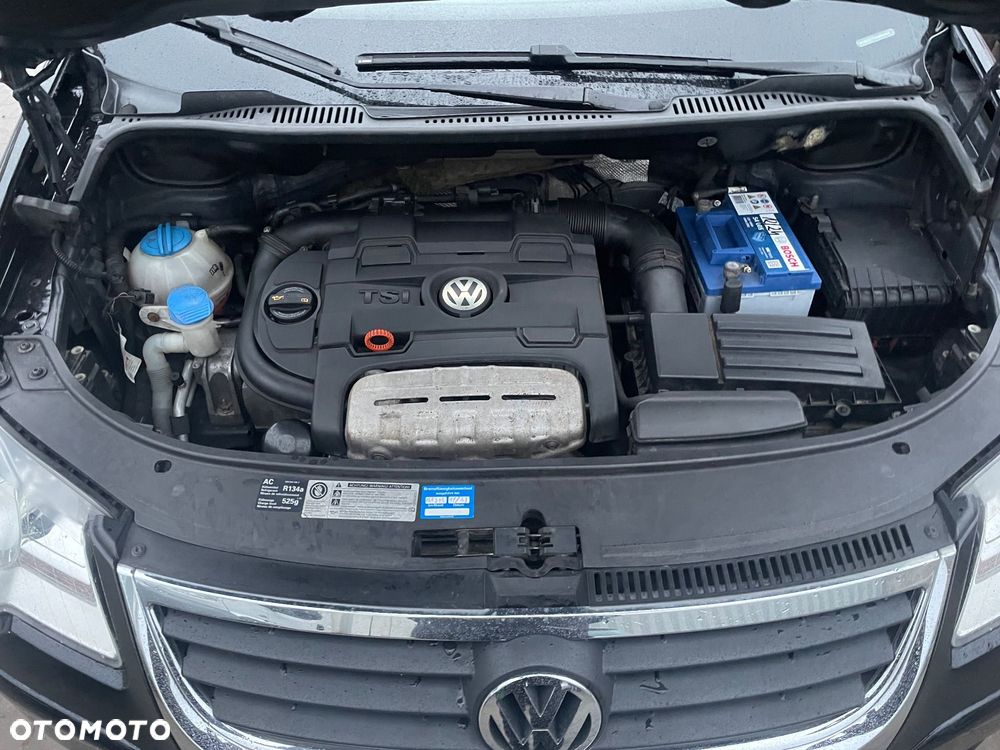 Volkswagen Touran - 25