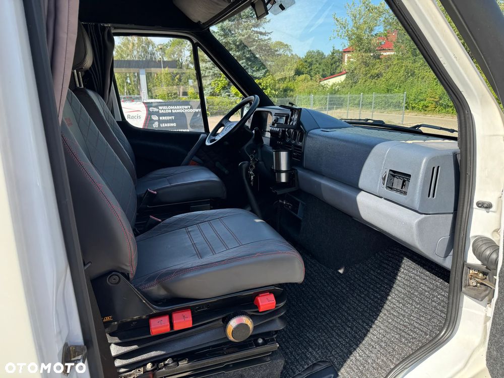 Mercedes-Benz Sprinter - 12