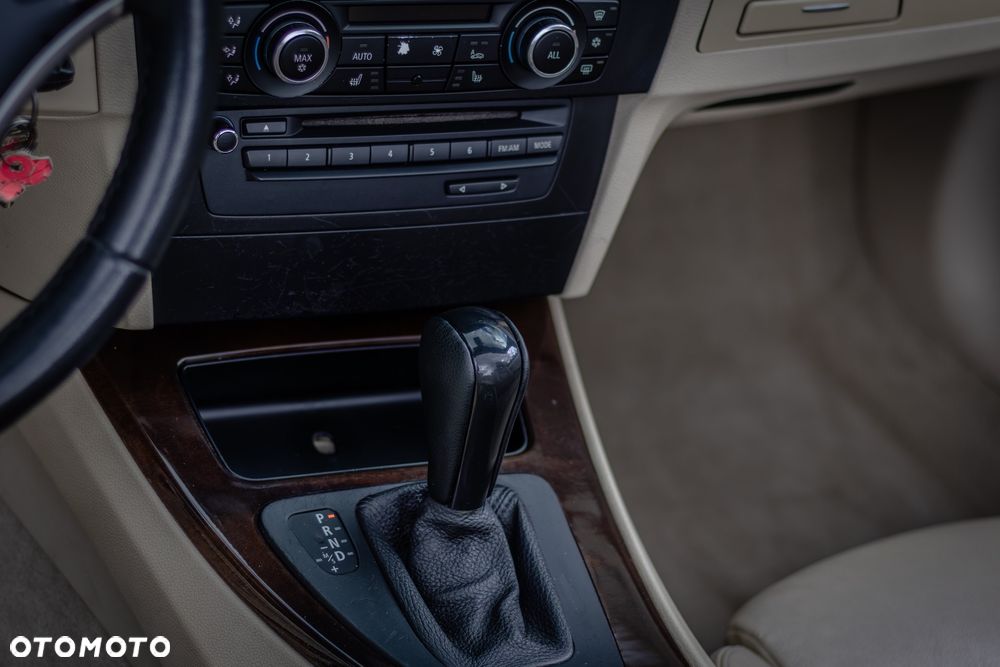 BMW Seria 3 335i xDrive Edition Exclusive - 32