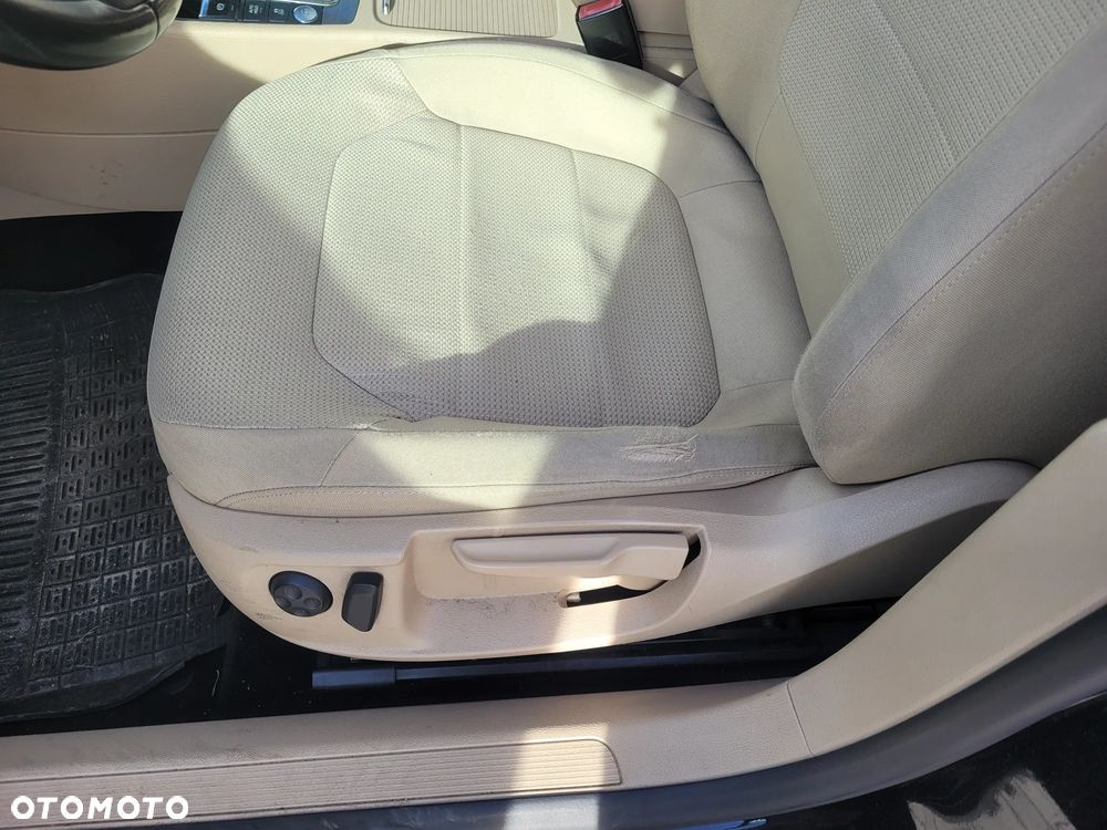 Volkswagen Passat 2.0 TDI Comfortline - 8