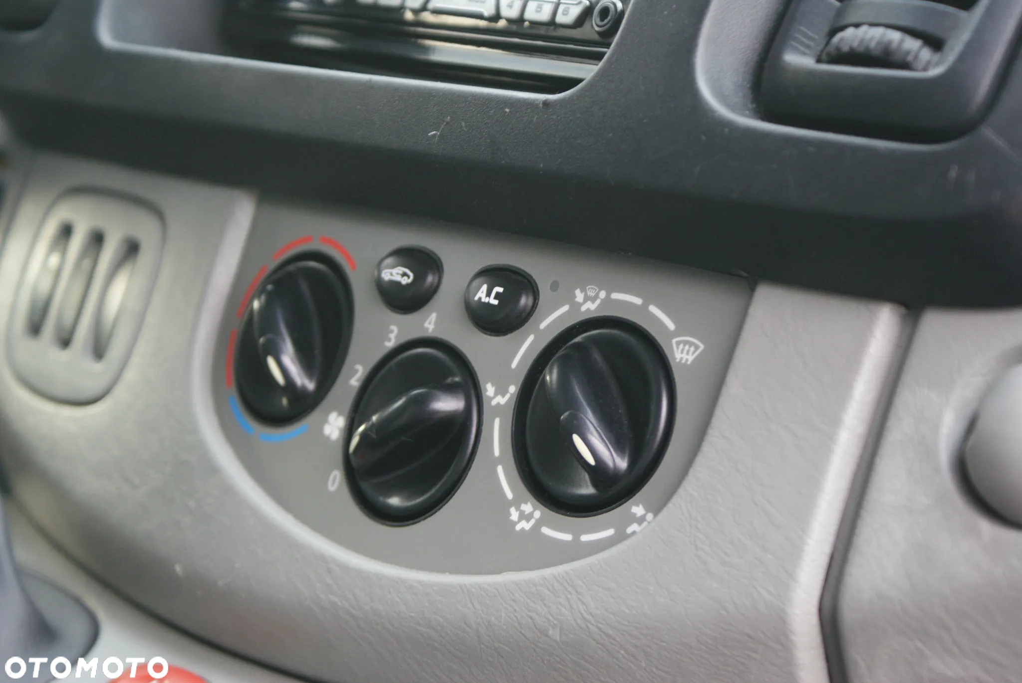 Renault Trafic - 9