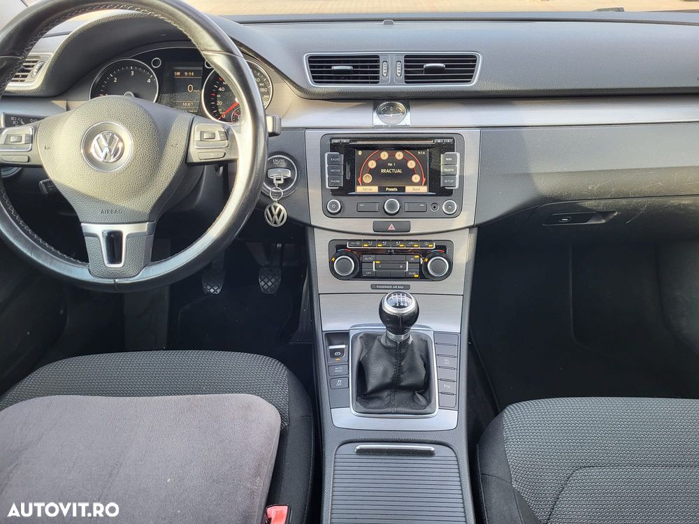 Volkswagen Passat - 4