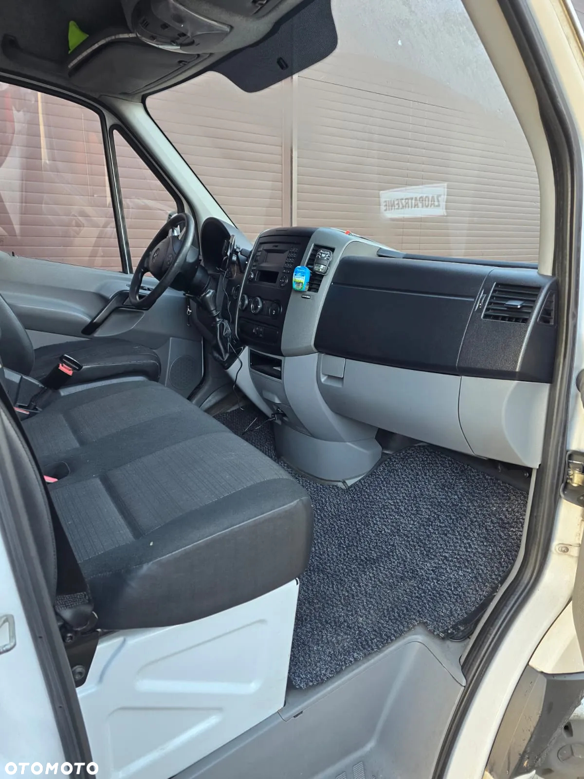 Mercedes-Benz Sprinter 319 - 4