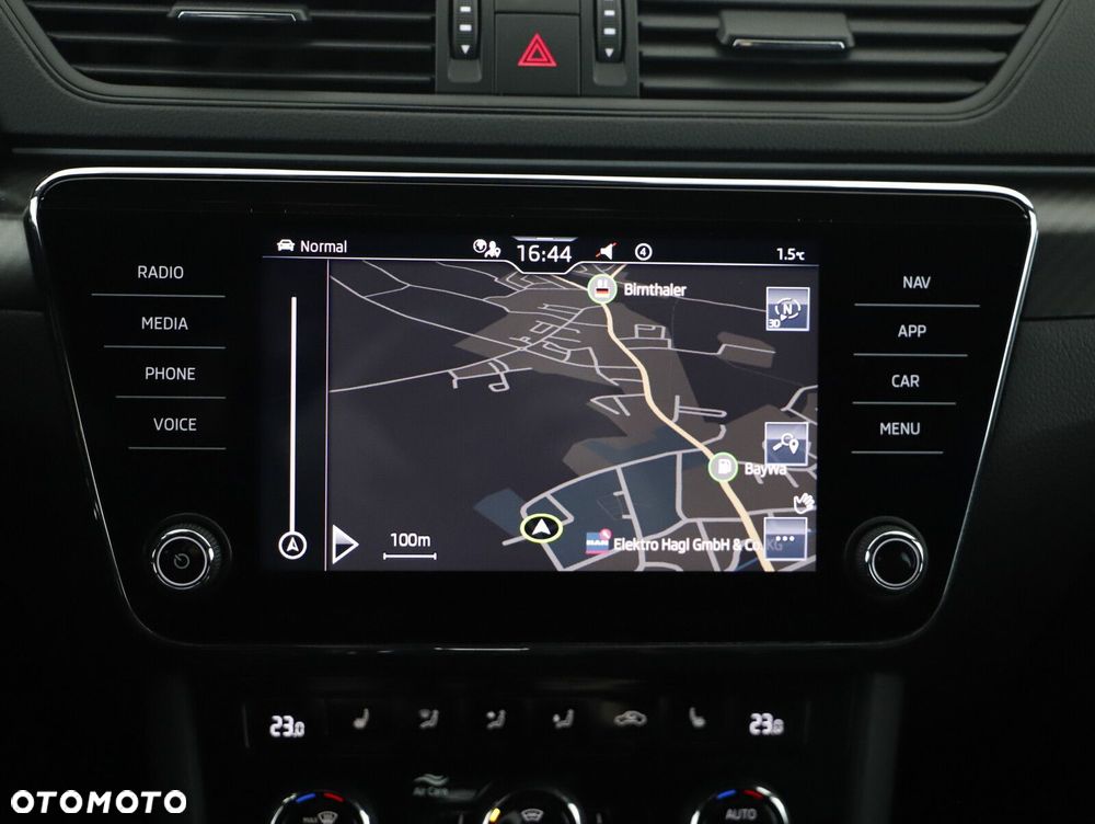 Skoda Superb 2.0 TDI SCR Sportline DSG - 17