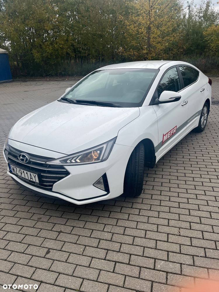Hyundai Elantra 1.6 Comfort - 2