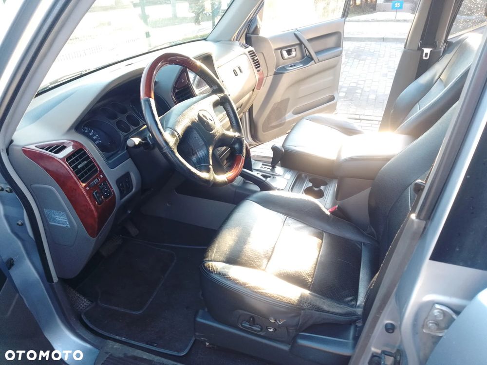 Mitsubishi Pajero 3.2 DI-D Automatik Dakar - 14