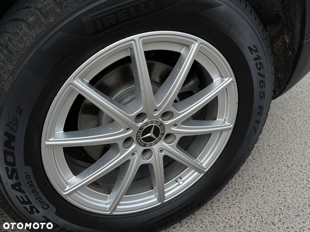 Mercedes-Benz GLB 200 d Progressive 8G-DCT - 11