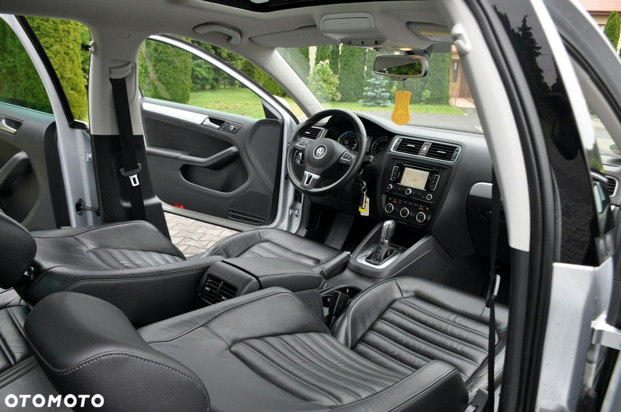 Volkswagen Jetta 1.4 Hybrid DSG Highline - 24