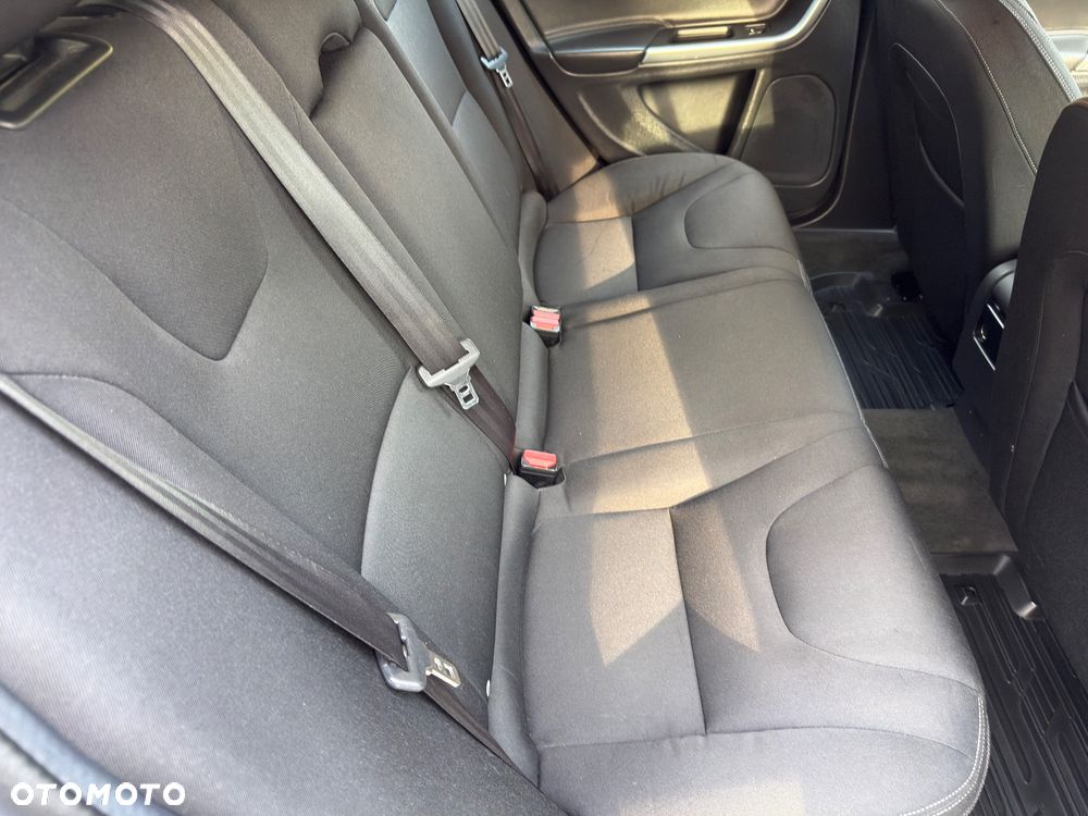 Volvo V60 D3 Drive-E Kinetic - 26
