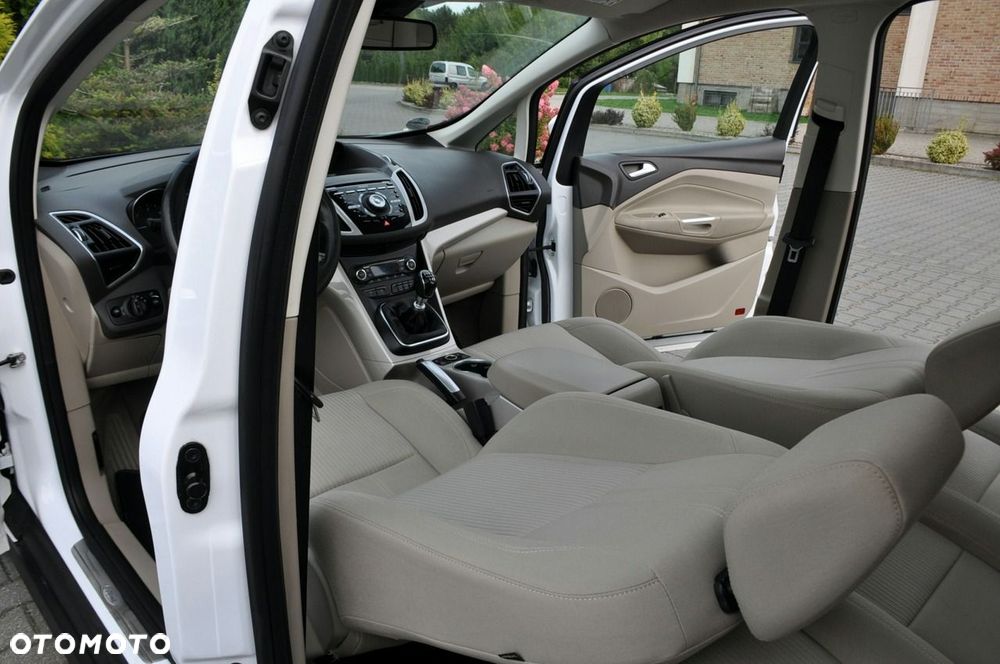 Ford Grand C-MAX - 29