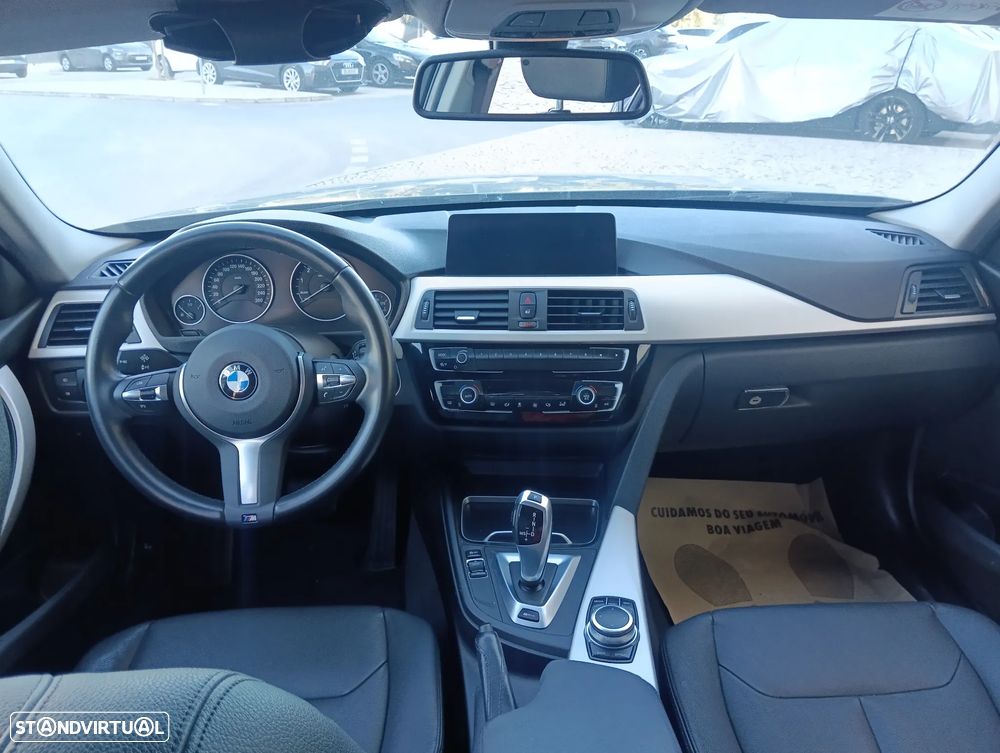 BMW 330 e iPerformance Pack M - 11