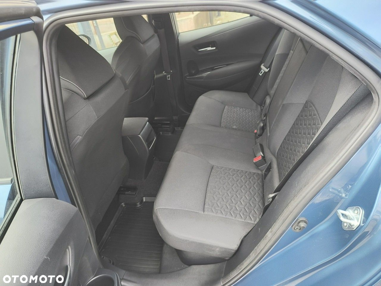 Toyota Corolla - 12