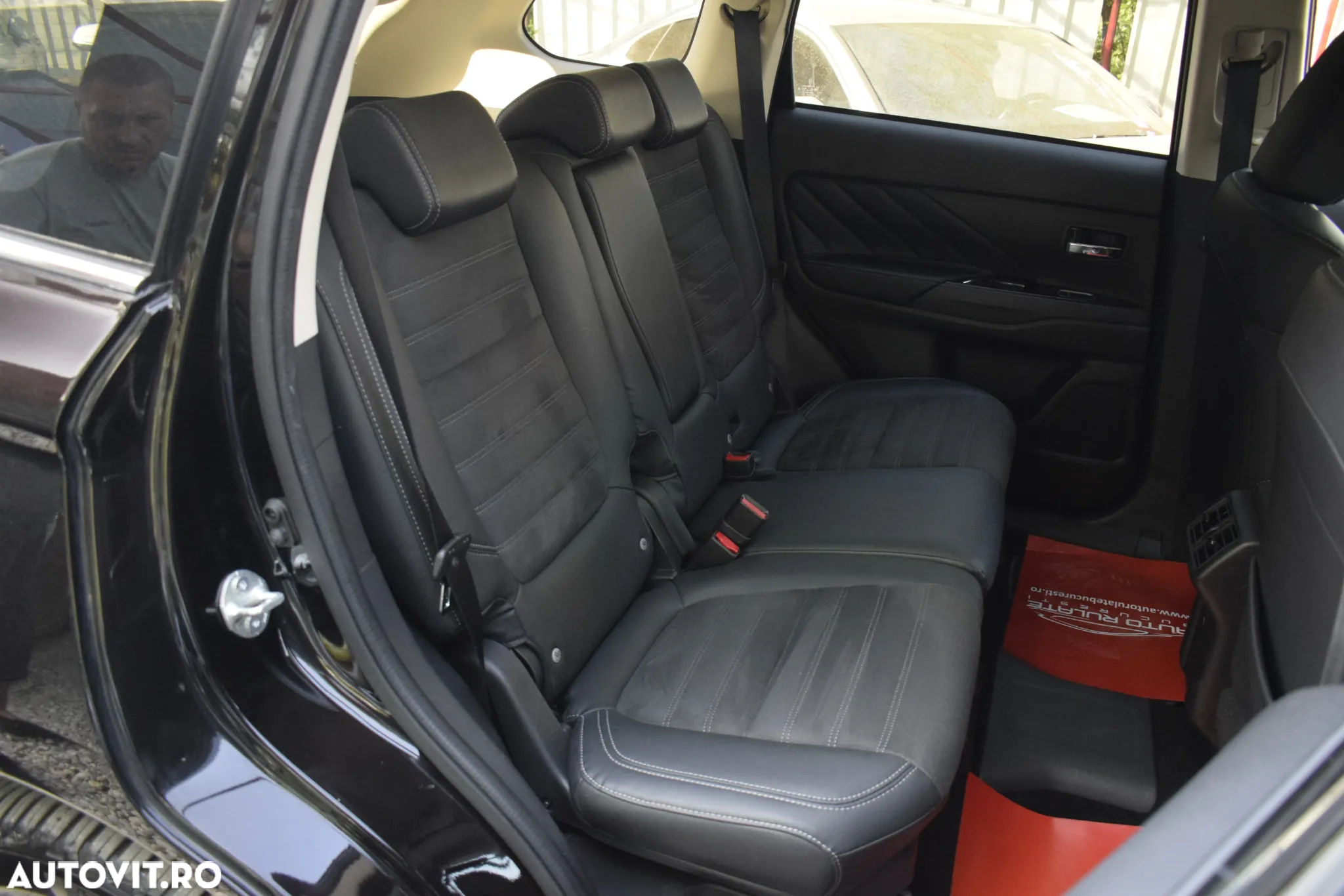 Mitsubishi Outlander PHEV 2.4 L 4X4 Intense - 11