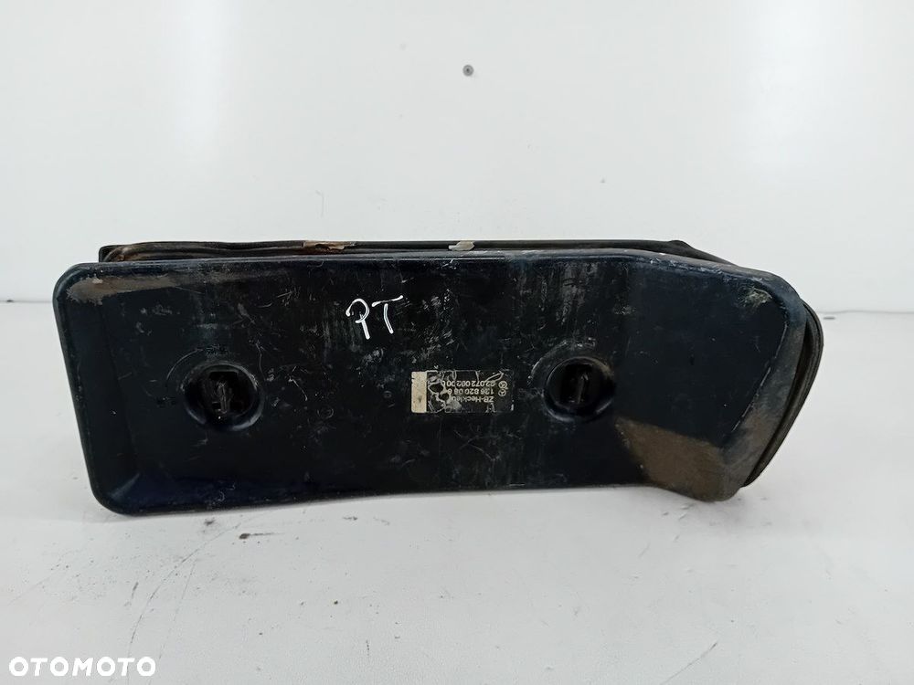 LAMPA TYLNA PRAWA MERCEDES-BENZ W126 (79-91) SEDAN - 2
