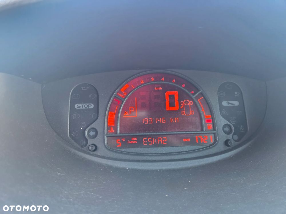 Renault Modus - 26
