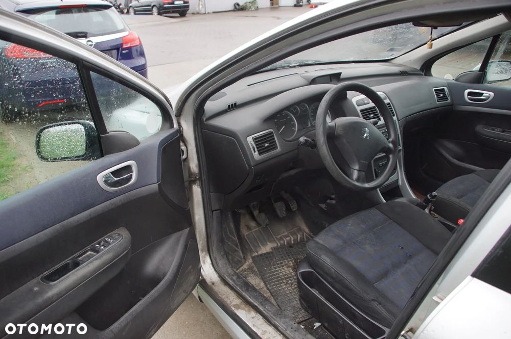 Auto na części - Peugeot 307 Lift 1.4 8V 75 KM TU3 20CQ15 EZR 2004R Silnik Skrzynia Drzwi Lusterko Szyba Maska Lampa Klapa Deska Kokpit Sterownik Moduł Licznik - 10