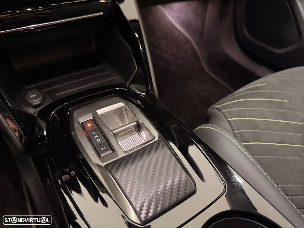 Peugeot 2008 PureTech 130 EAT8 GT - 22