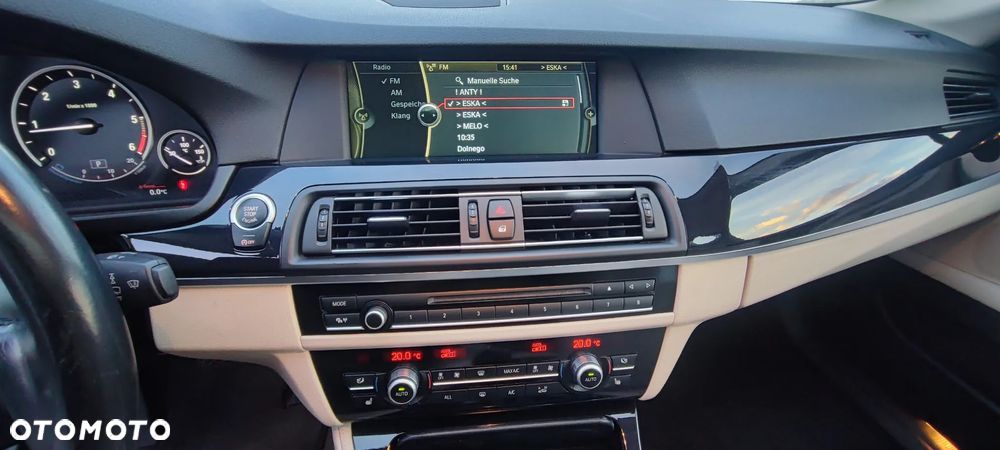 BMW Seria 5 525d xDrive - 14