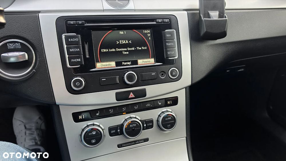 Volkswagen Passat 2.0 Blue TDI SCR Comfortline - 19