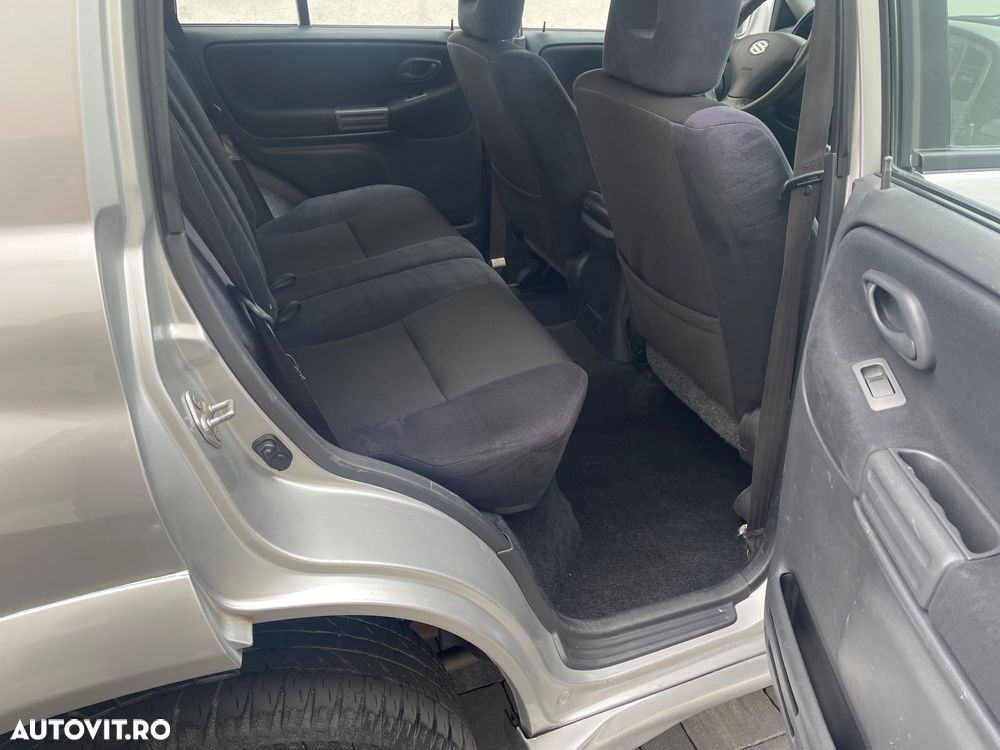 Suzuki Grand Vitara 2.0i - 8