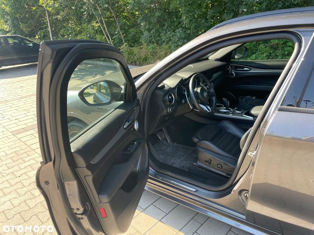 Alfa Romeo Stelvio 2.0 Turbo Veloce Q4 - 9
