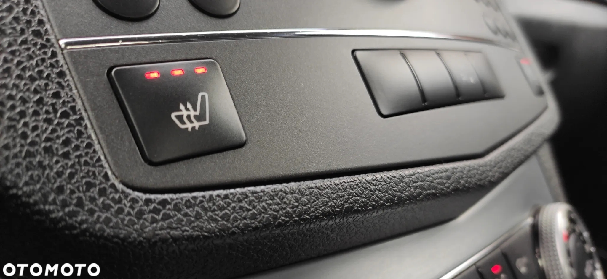 Mercedes-Benz Klasa C 180 T CGI Automatik BlueEFFICIENCY Avantgarde - 38