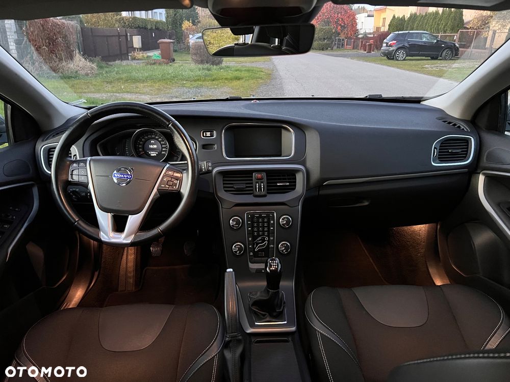 Volvo V40 D2 Momentum - 7