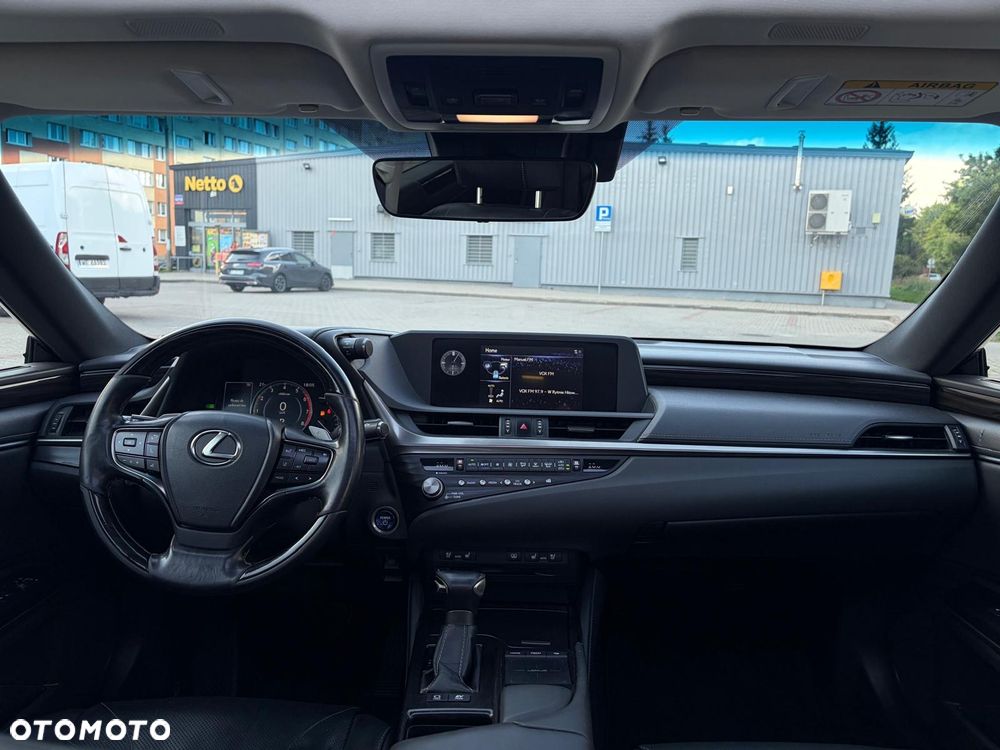 Lexus ES 300h Prestige - 12