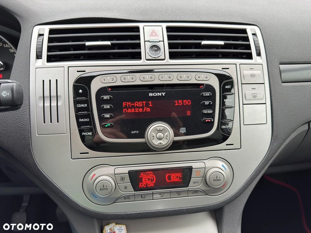 Ford Kuga 2.0 TDCi 2x4 Titanium - 25