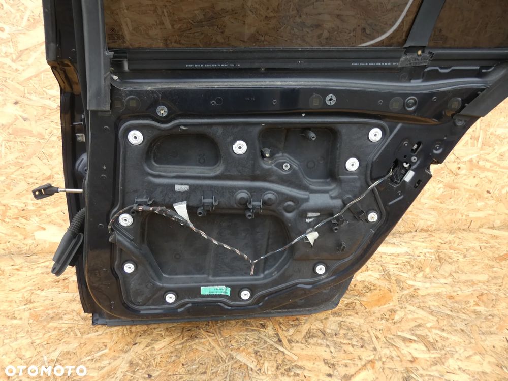 BMW F01 DRZWI  PRAWY TYŁ  CARBONSCHWARZ - 4