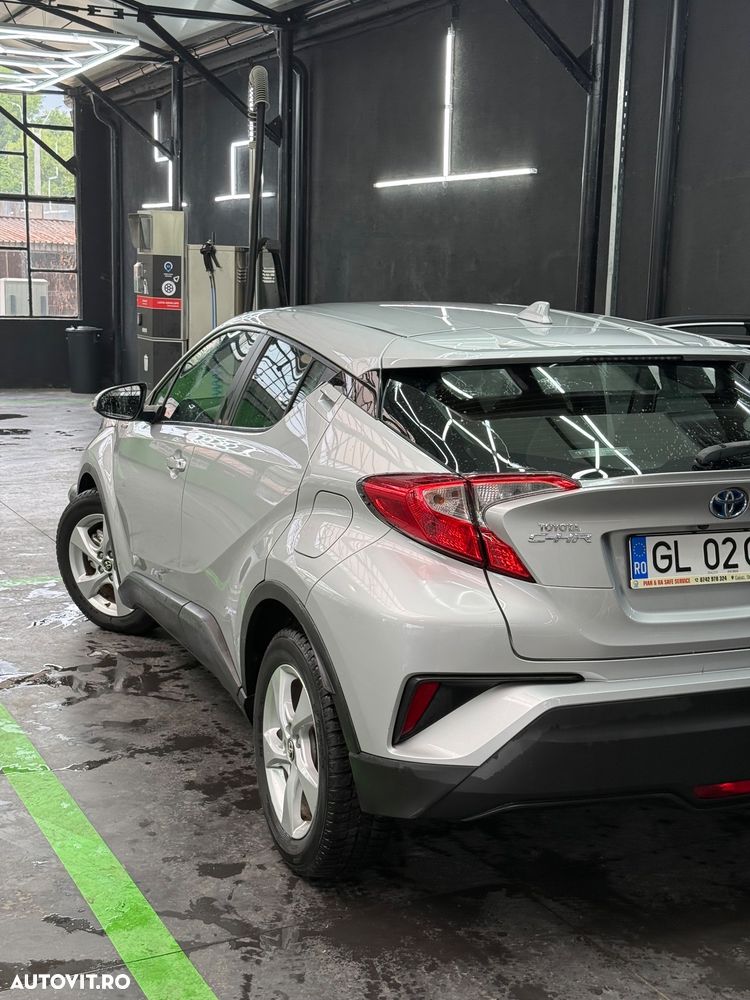 Toyota C-HR - 4