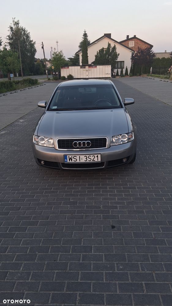 Audi A4 Limousine - 7