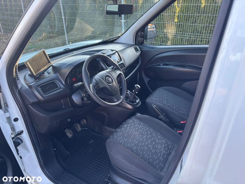 Opel COMBO MAXI - 13