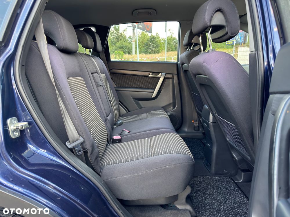 Chevrolet Captiva 2.4 LS 5os - 26