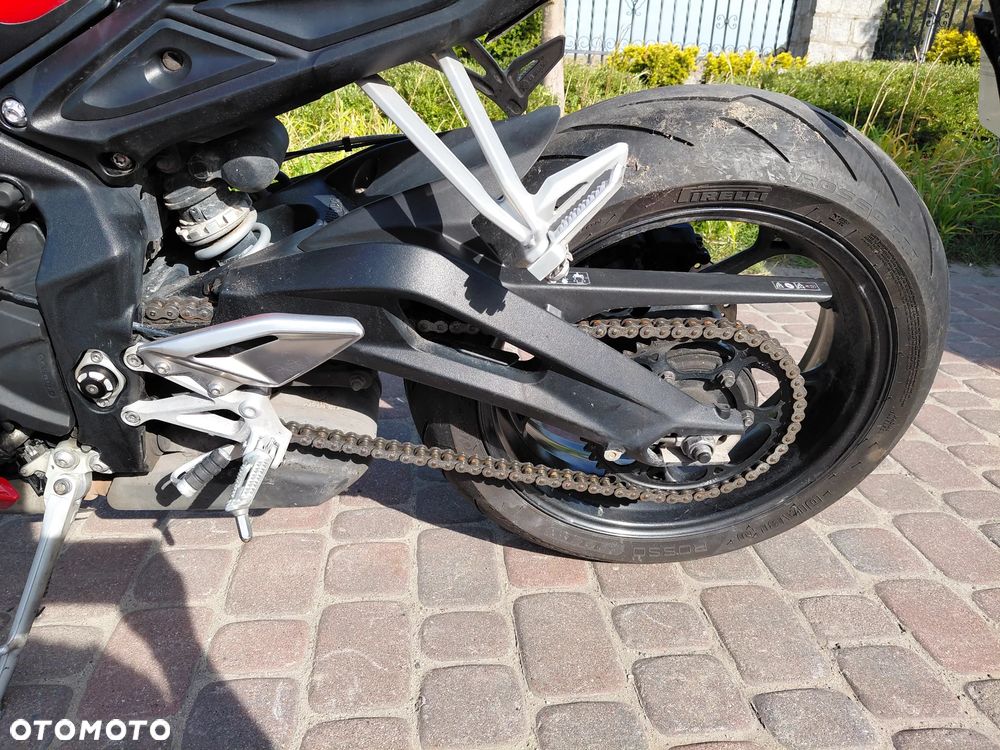 Triumph Street Triple - 17